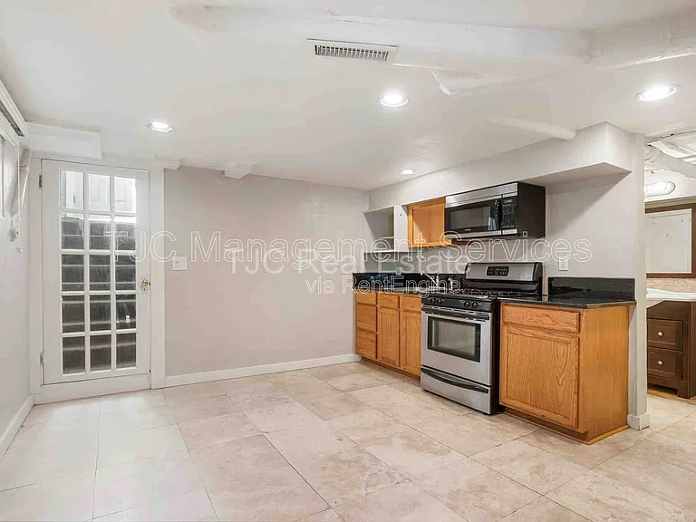 1223 N Lafayette St #7 — Photo 3