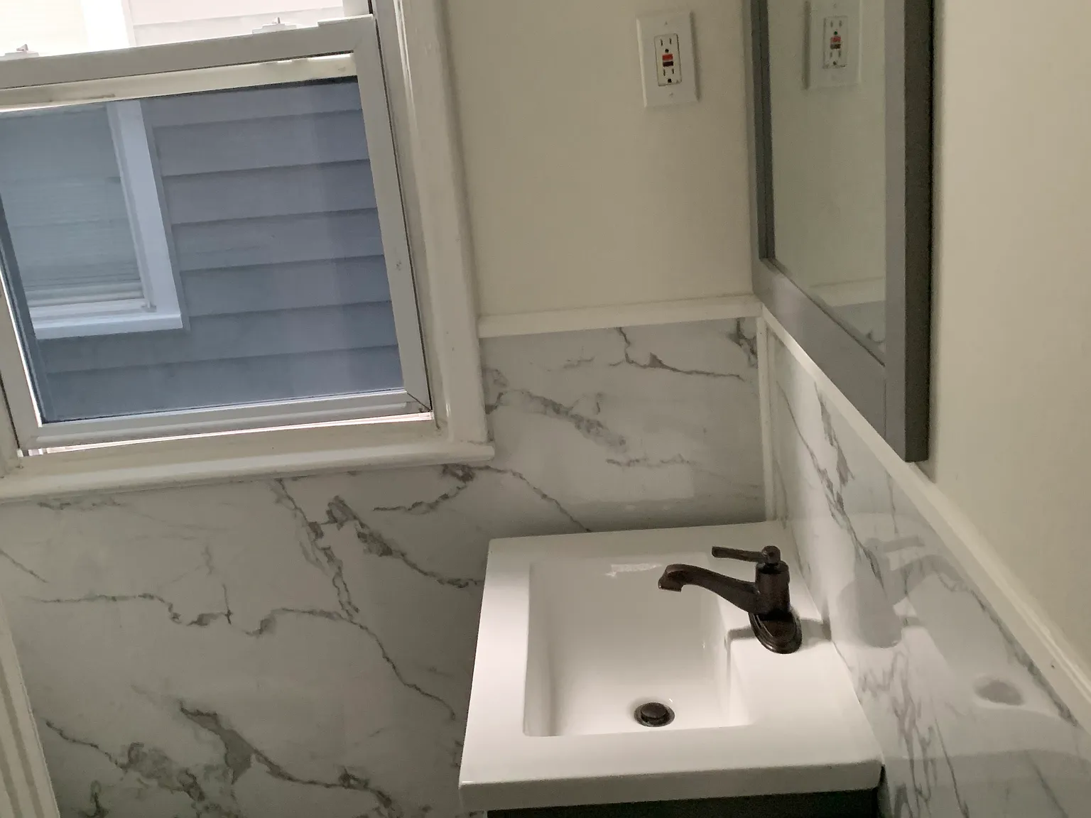 3 bed, $2,000 — Photo 2