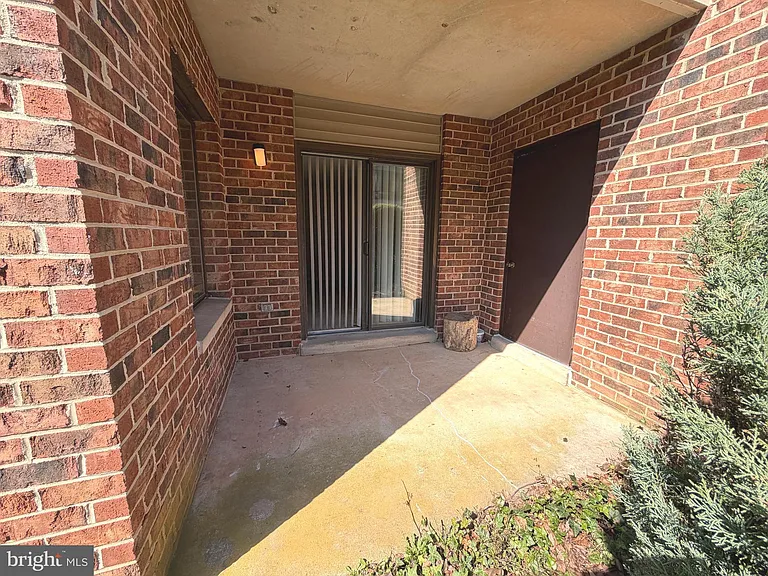 18131 Chalet Dr #24-103 — Photo 45