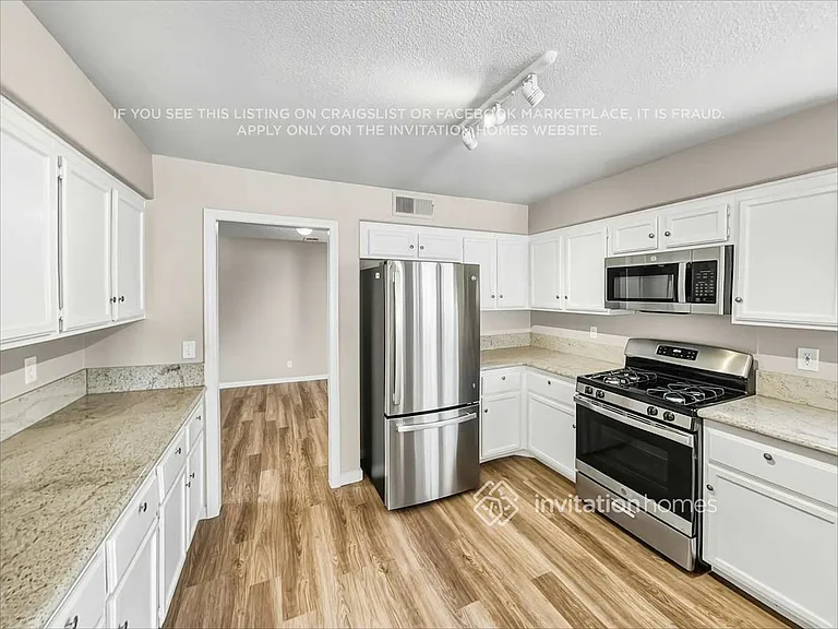 3301 Hyannis Cir — Photo 11