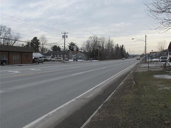 3rd image of 379 Oriskany Blvd