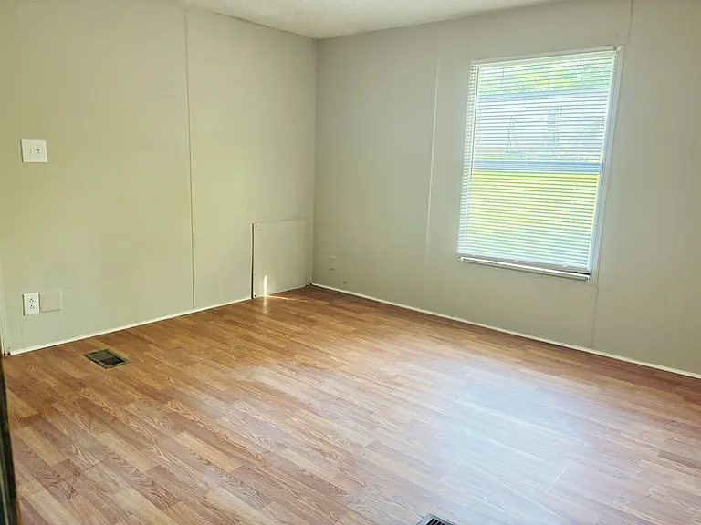 3822 Towery Rd #8 — Photo 9