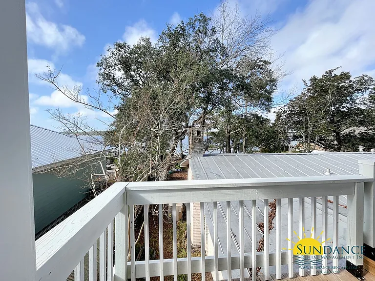 45 Warwick Dr — Photo 2