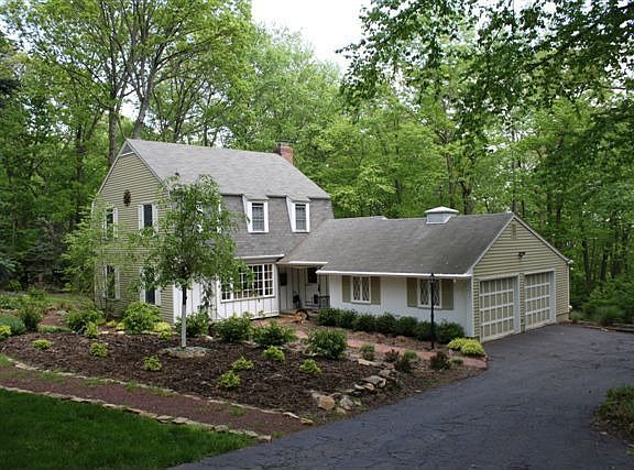 CHARMING 4 B/R COLONIAL