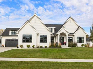 1005 W Aspen Ridge Cir, Polk City, IA 50226