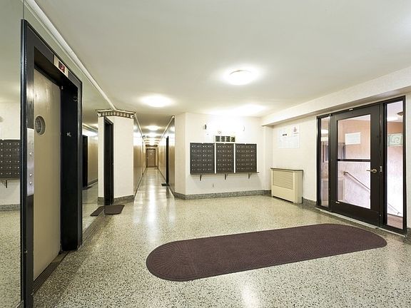 5th image of 3535 Kings College Pl #11