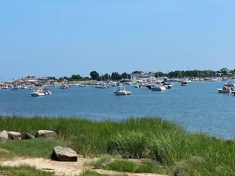 Mt Sinai Marina about 3 minute walk