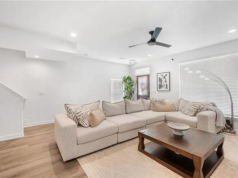 12203 Ashbury Ave — Photo 7