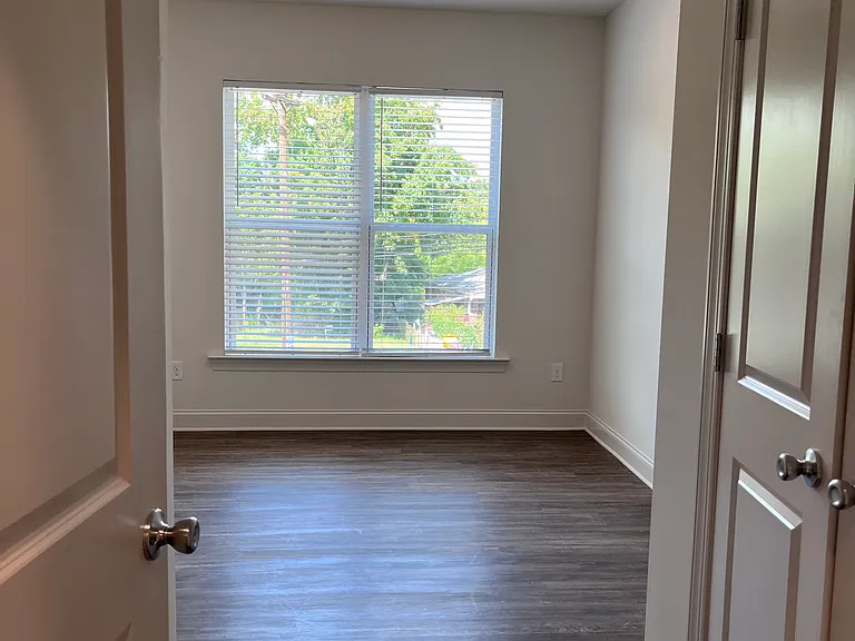 2507 Booker Ave — Photo 6