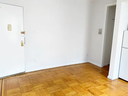 Rented by Waverly Realty Associates | media 6