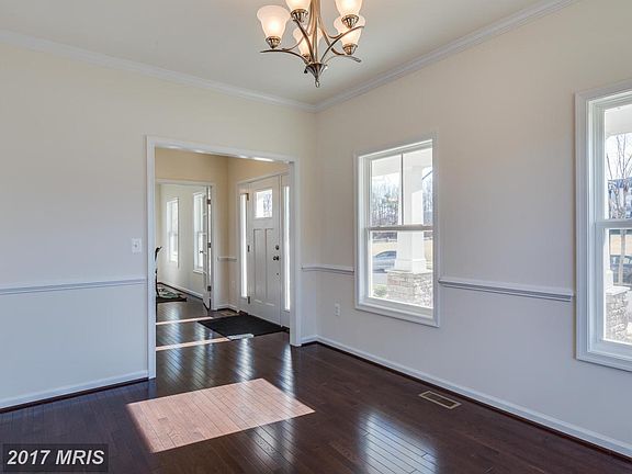 5th image of 135 Gardenia Dr