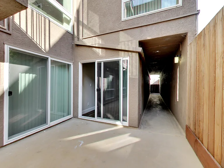 378 Van Buren - Renovated 2bed and 1bed units - Beautiful Building! — Photo 124