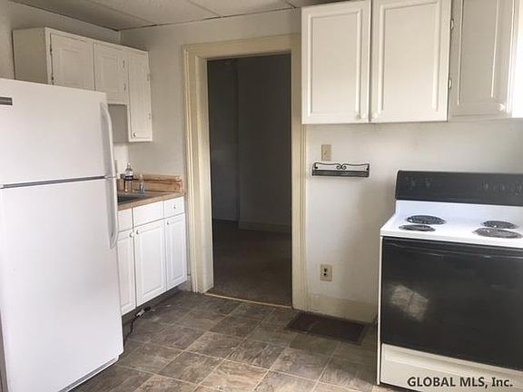 2nd image of 98 Lawrence St
