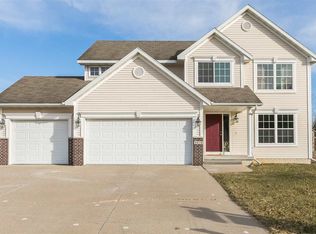 3918 Oak Ridge Dr SE, Cedar Rapids, IA 52403