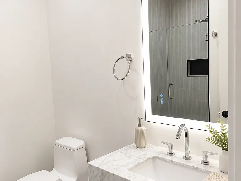 60 Exeter Rd #2C — Photo 7