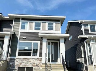 344 S Waterford Blvd, Chestermere, AB T1X 2M9