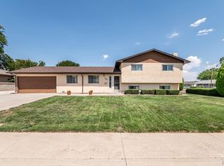3903 Brookfield Ln, Pueblo, CO 81005