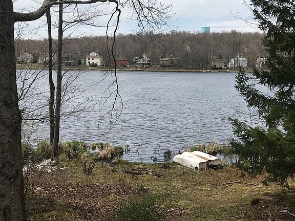 4th image of 1437 Waterfront Dr
