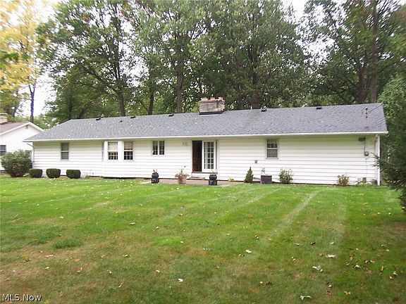 3rd image of 766 Shadylawn Dr