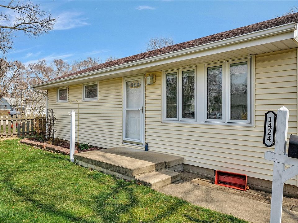 1424 Mather Dr, Rantoul, IL 61866 Zillow