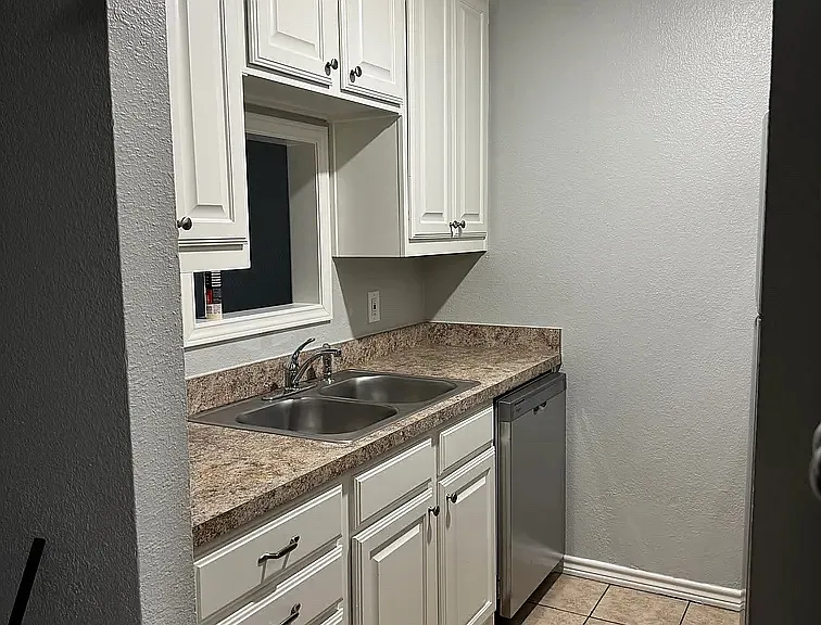 302 Cates Dr #308 — Photo 1