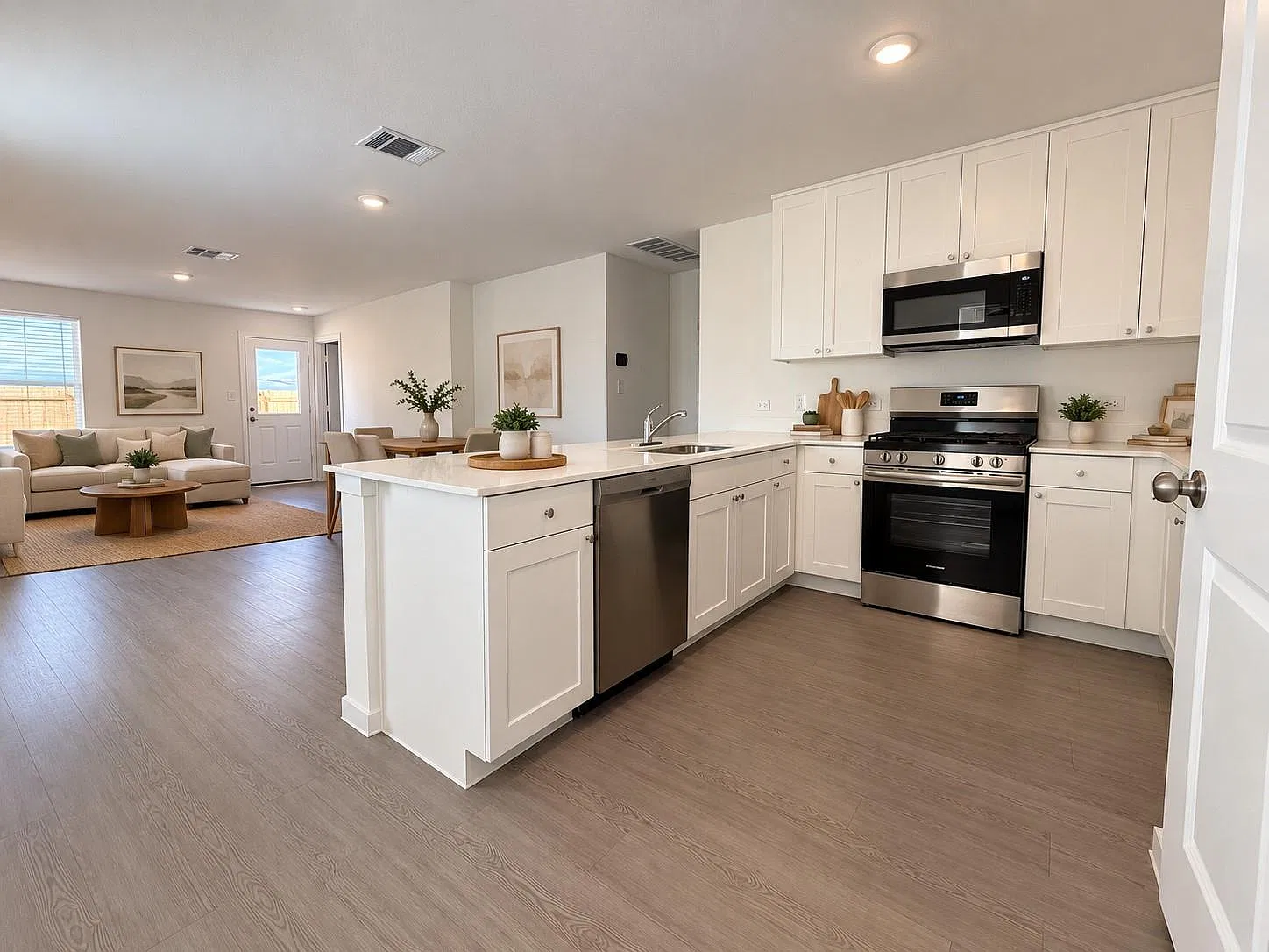 4 bed, 2.0 bath, 1692 sqft, $1,895 — Photo 3