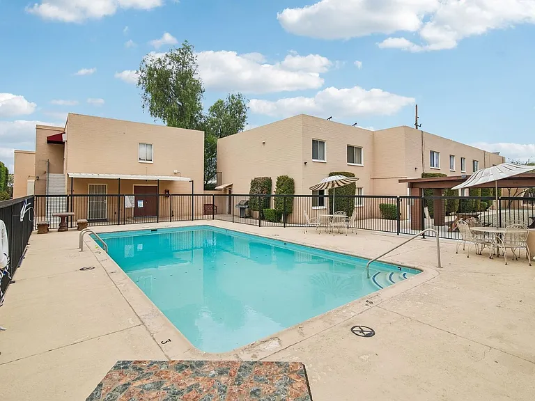 Catalina View Apartments — Photo 43