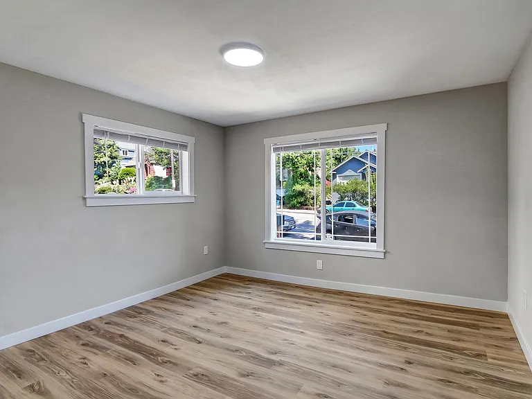 5723 25th Ave NE — Photo 18