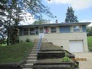 2nd image of 1522 Irving Pl