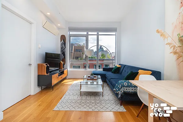 Sold by Yoreevo, LLC | media 2