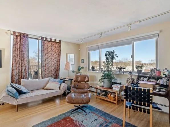 76 Garfield St APT 9, Cambridge, MA 02138