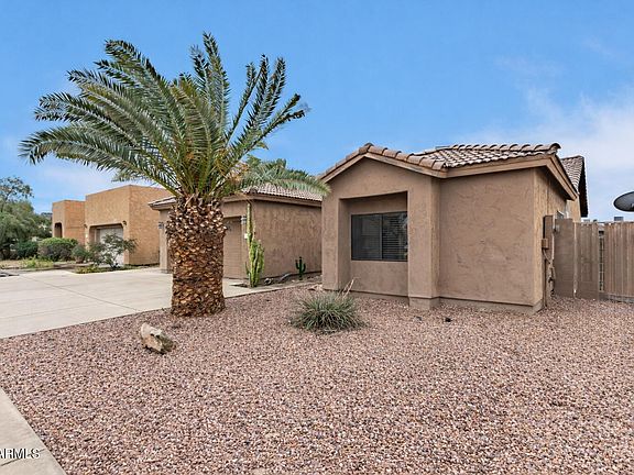 3rd image of 3625 W MENADOTA Drive