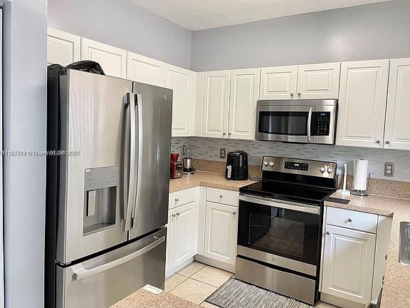 5th image of 2405 NE 42nd Ave Unit 2405