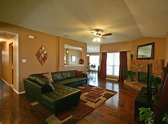 5th image of 2416 Glenhaven Dr