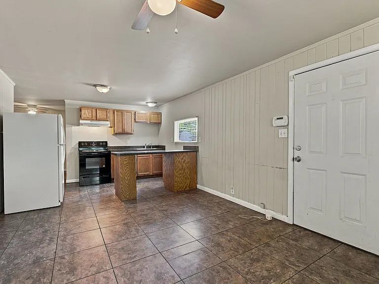501 Weakley Ave — Photo 10
