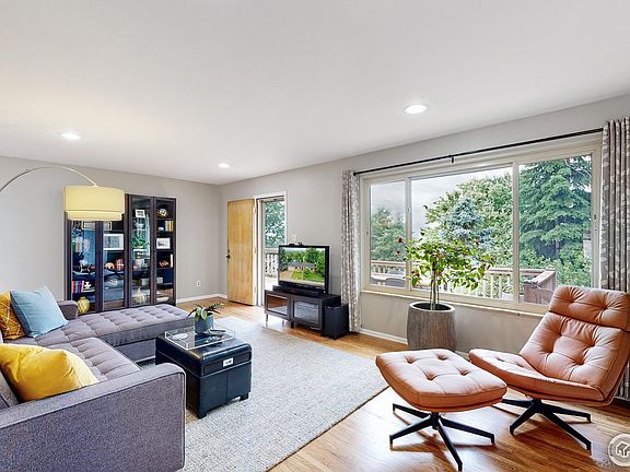 3rd image of 7266 W 71st Ave