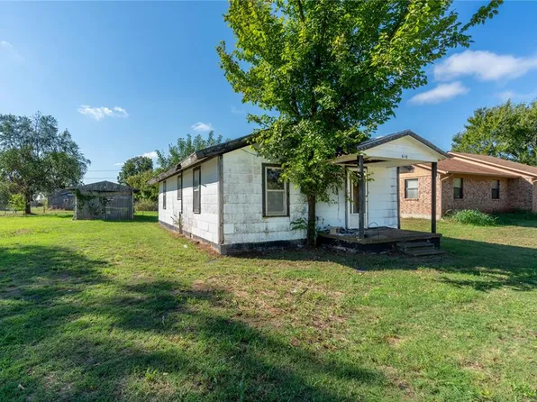 616 Maple St, Chickasha, OK 73018