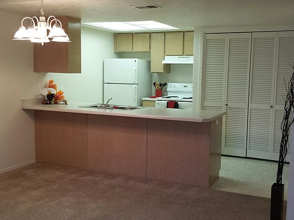 open kitchen floorplan