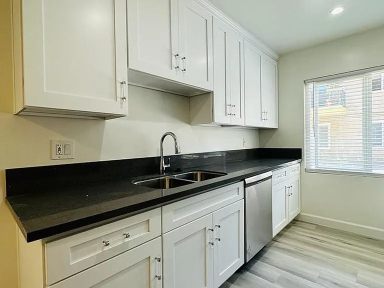 4021 Stevely Ave — Photo 21