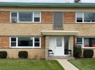 236 W Johnson St #2E, Palatine, IL 60067