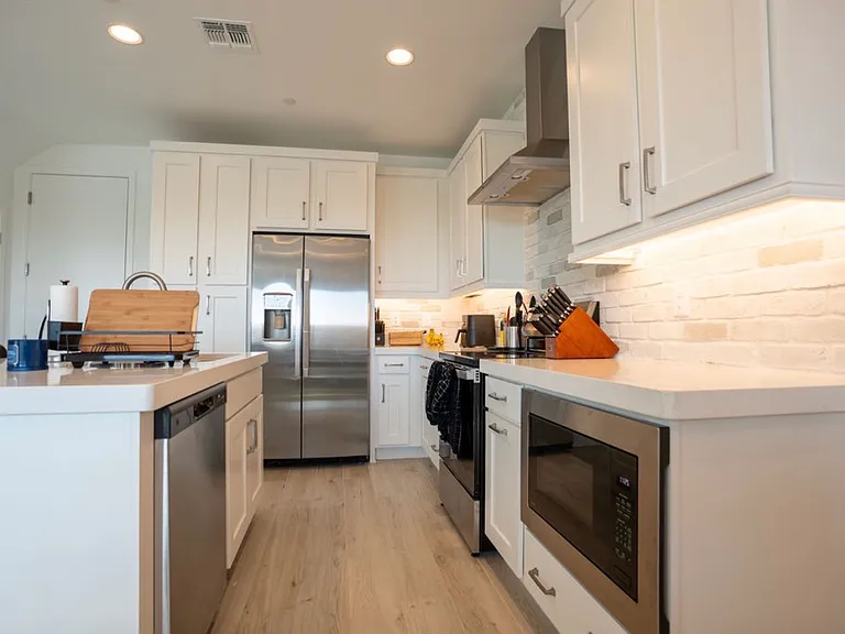 3529 E Rollins St — Photo 17