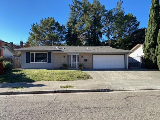1st image of 7921 Surrey Ln