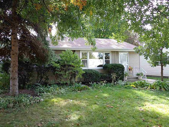 2nd image of 1820 Sharon Ave