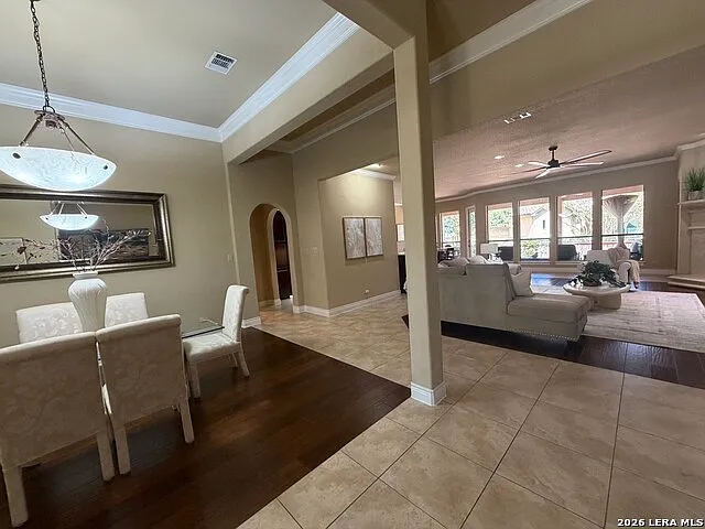 3 bed, 3.0 bath, 3266 sqft, $4,950 — Photo 3