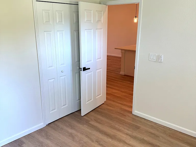 11138 Pendleton Ave — Photo 13