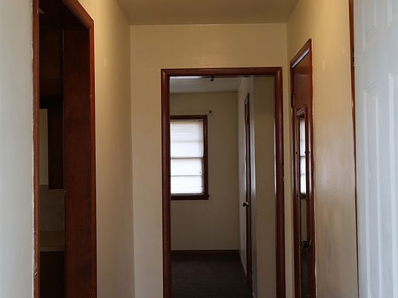 2nd image of 702 W 32nd Ave