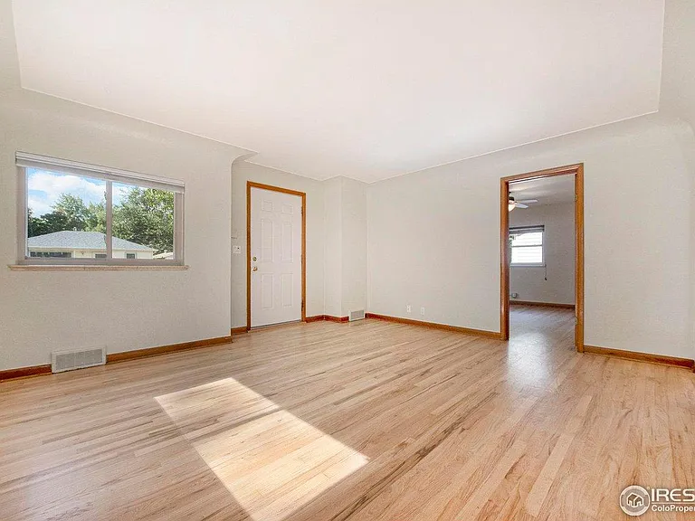 1114 Pratt St — Photo 8