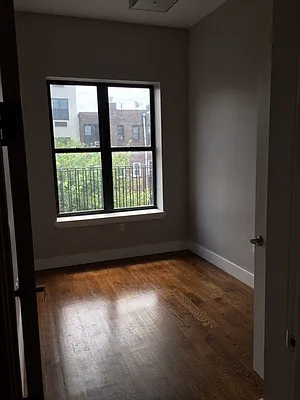 Rented by Zeetex Realty Corp | media 47