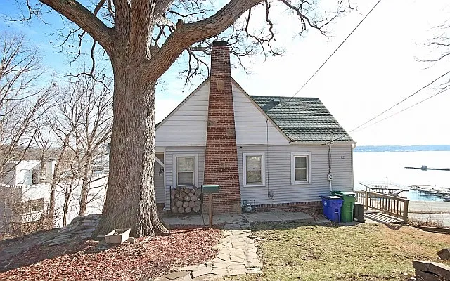 1133 S Lake Shore Dr photo 1