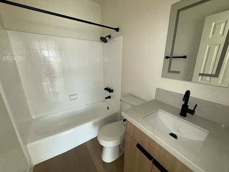 4524 S Slauson Ave #8 — Photo 10